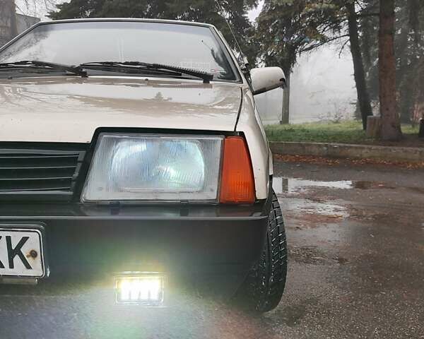 Бежевый ВАЗ 21099, объемом двигателя 1.5 л и пробегом 200 тыс. км за 1400 $, фото 3 на Automoto.ua