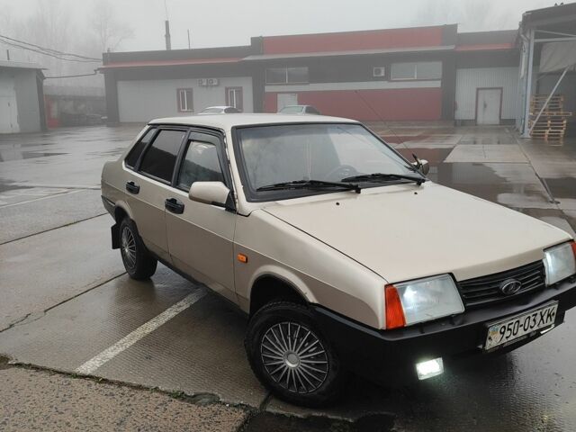 Бежевый ВАЗ 21099, объемом двигателя 0 л и пробегом 200 тыс. км за 1400 $, фото 6 на Automoto.ua