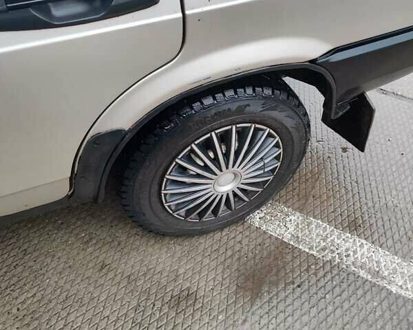 Бежевый ВАЗ 21099, объемом двигателя 1.5 л и пробегом 200 тыс. км за 1400 $, фото 13 на Automoto.ua