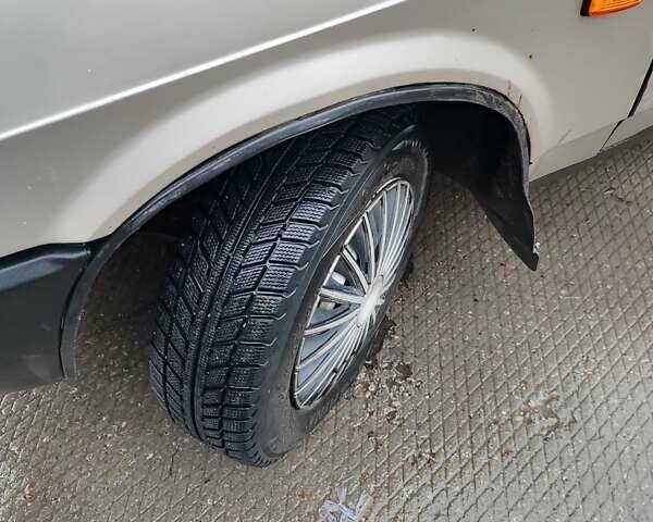 Бежевый ВАЗ 21099, объемом двигателя 1.5 л и пробегом 200 тыс. км за 1400 $, фото 12 на Automoto.ua