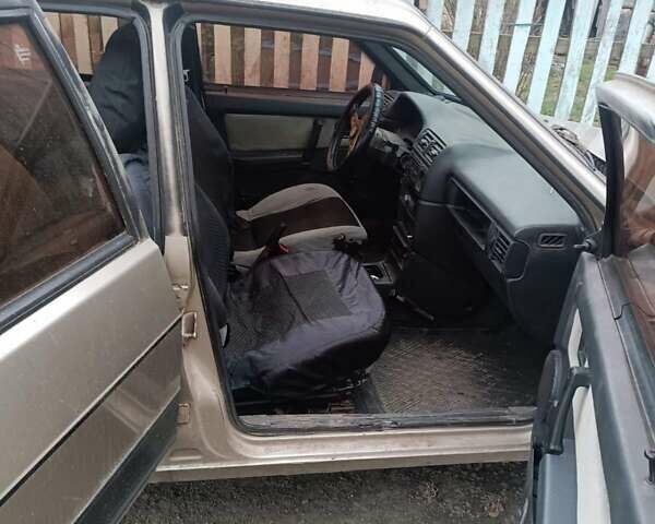 Бежевый ВАЗ 21099, объемом двигателя 1.5 л и пробегом 174 тыс. км за 600 $, фото 4 на Automoto.ua