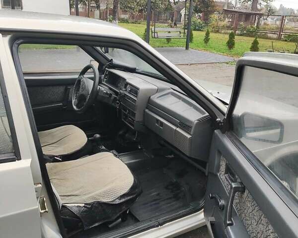 ВАЗ 21099 2006 в Киеве на Automoto.ua Бежевый ВАЗ 21099, объемом двигателя 1.5 л и пробегом 56 тыс. км за 2600 $, фото 6 на Automoto.ua