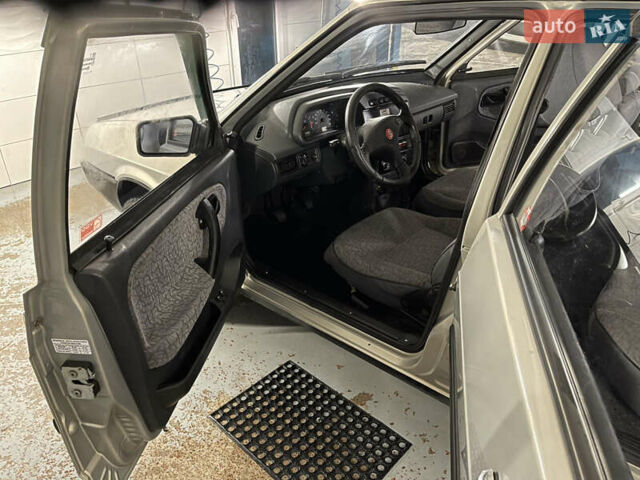 Бежевий ВАЗ 21099, об'ємом двигуна 1.6 л та пробігом 57 тис. км за 2750 $, фото 15 на Automoto.ua