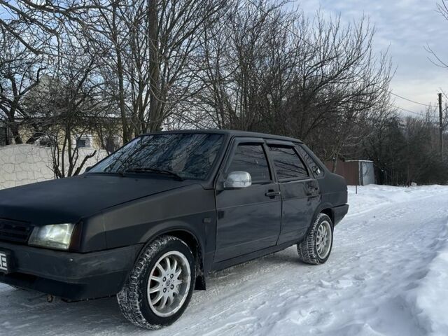 Черный ВАЗ 21099, объемом двигателя 1.6 л и пробегом 70 тыс. км за 3000 $, фото 1 на Automoto.ua