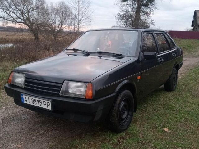 Черный ВАЗ 21099, объемом двигателя 1.5 л и пробегом 230 тыс. км за 1108 $, фото 2 на Automoto.ua