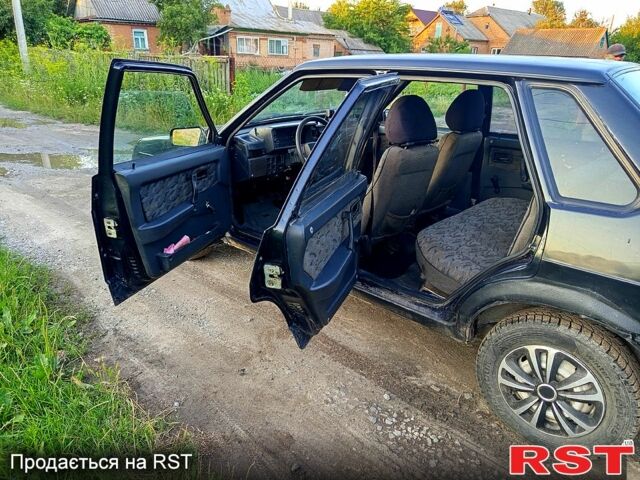 Чорний ВАЗ 21099, об'ємом двигуна 1.5 л та пробігом 280 тис. км за 950 $, фото 4 на Automoto.ua
