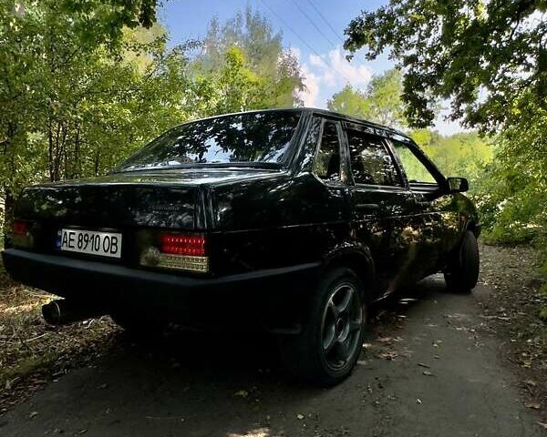Черный ВАЗ 21099, объемом двигателя 1.5 л и пробегом 250 тыс. км за 2500 $, фото 4 на Automoto.ua