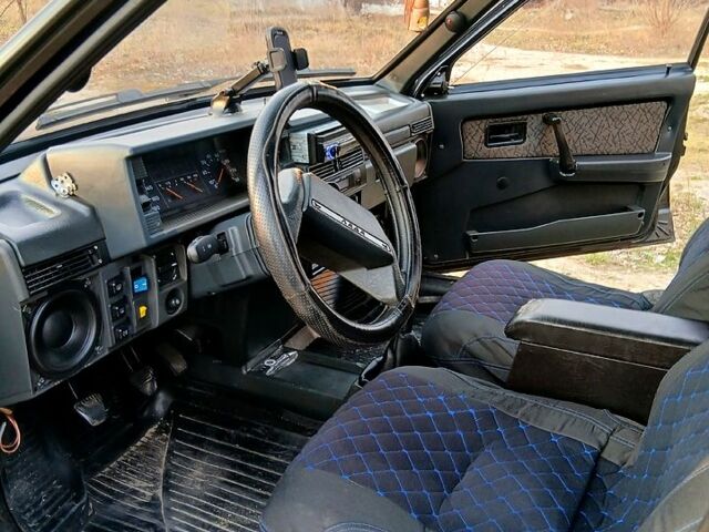 Черный ВАЗ 21099, объемом двигателя 1.5 л и пробегом 10 тыс. км за 1100 $, фото 4 на Automoto.ua