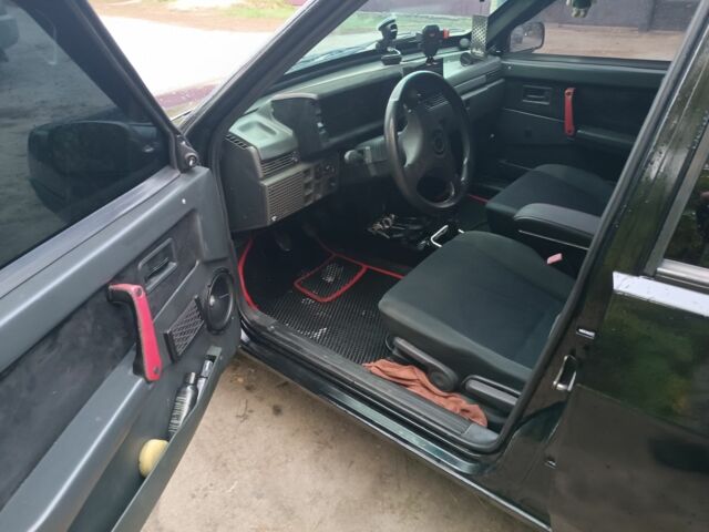 Черный ВАЗ 21099, объемом двигателя 1.5 л и пробегом 231 тыс. км за 1677 $, фото 7 на Automoto.ua