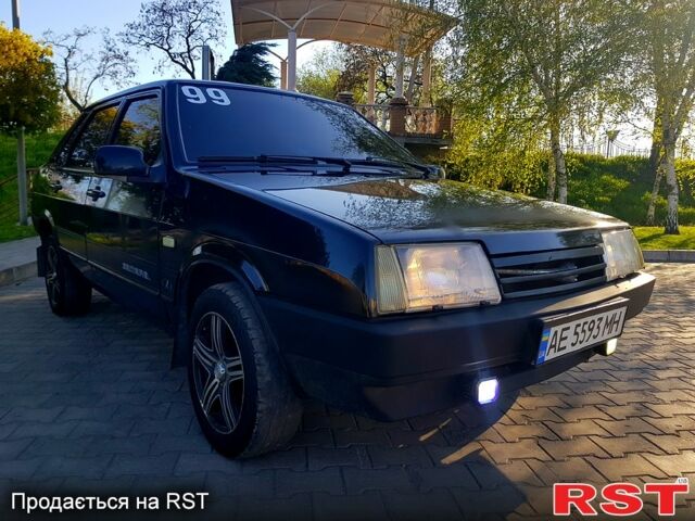 Чорний ВАЗ 21099, об'ємом двигуна 1.5 л та пробігом 158 тис. км за 1950 $, фото 4 на Automoto.ua