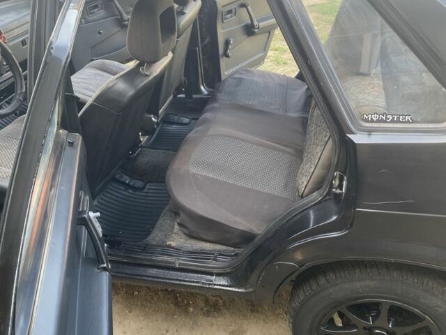 Черный ВАЗ 21099, объемом двигателя 2.5 л и пробегом 250 тыс. км за 1000 $, фото 4 на Automoto.ua