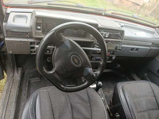 Черный ВАЗ 21099, объемом двигателя 1.5 л и пробегом 275 тыс. км за 1072 $, фото 5 на Automoto.ua