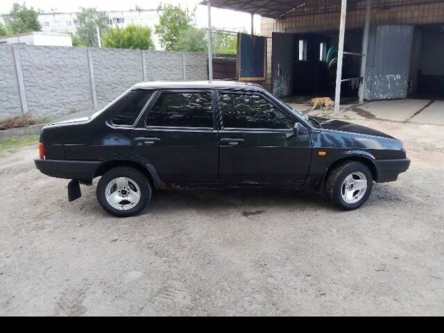 Черный ВАЗ 21099, объемом двигателя 1.5 л и пробегом 99 тыс. км за 1400 $, фото 2 на Automoto.ua