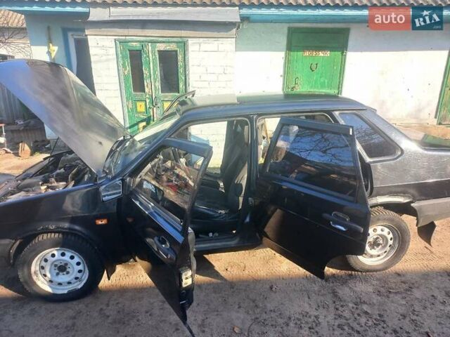 Черный ВАЗ 21099, объемом двигателя 1.5 л и пробегом 470 тыс. км за 1085 $, фото 2 на Automoto.ua
