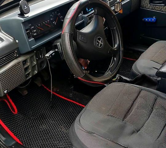 Черный ВАЗ 21099, объемом двигателя 1.5 л и пробегом 350 тыс. км за 2500 $, фото 4 на Automoto.ua
