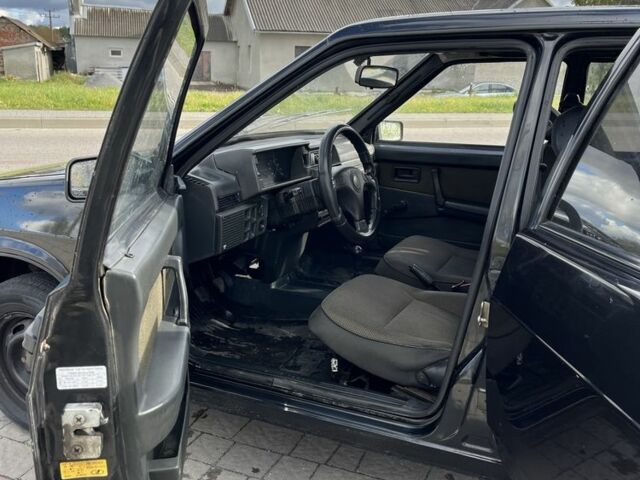 Черный ВАЗ 21099, объемом двигателя 1.5 л и пробегом 196 тыс. км за 1400 $, фото 4 на Automoto.ua