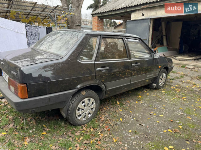 Черный ВАЗ 21099, объемом двигателя 1.5 л и пробегом 207 тыс. км за 2000 $, фото 6 на Automoto.ua