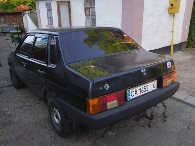 Черный ВАЗ 21099, объемом двигателя 1.6 л и пробегом 210 тыс. км за 1200 $, фото 2 на Automoto.ua