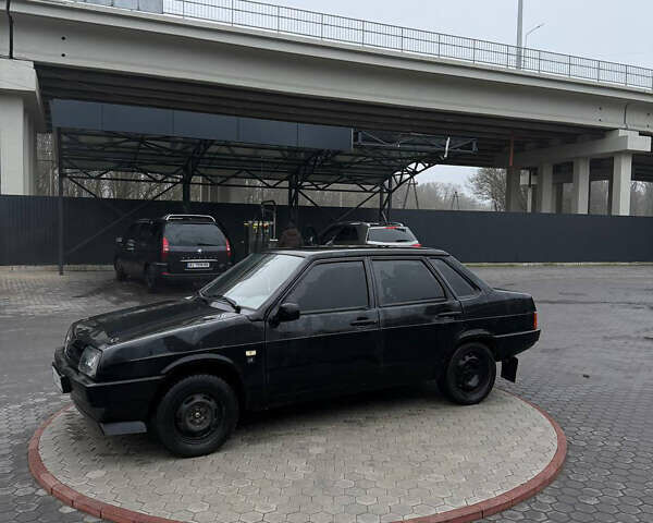 Черный ВАЗ 21099, объемом двигателя 1.5 л и пробегом 300 тыс. км за 2000 $, фото 2 на Automoto.ua