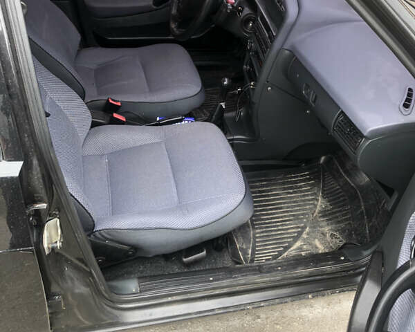 Черный ВАЗ 21099, объемом двигателя 1.6 л и пробегом 240 тыс. км за 2500 $, фото 5 на Automoto.ua