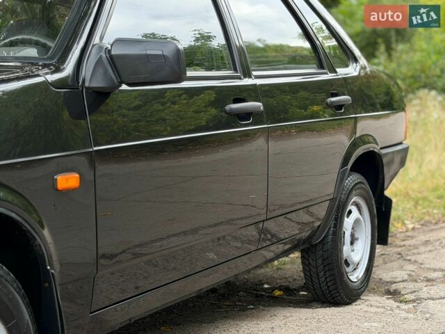 Чорний ВАЗ 21099, об'ємом двигуна 1.6 л та пробігом 71 тис. км за 2999 $, фото 4 на Automoto.ua