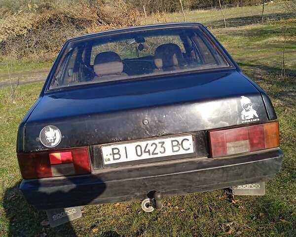 Черный ВАЗ 21099, объемом двигателя 1.6 л и пробегом 300 тыс. км за 1950 $, фото 2 на Automoto.ua
