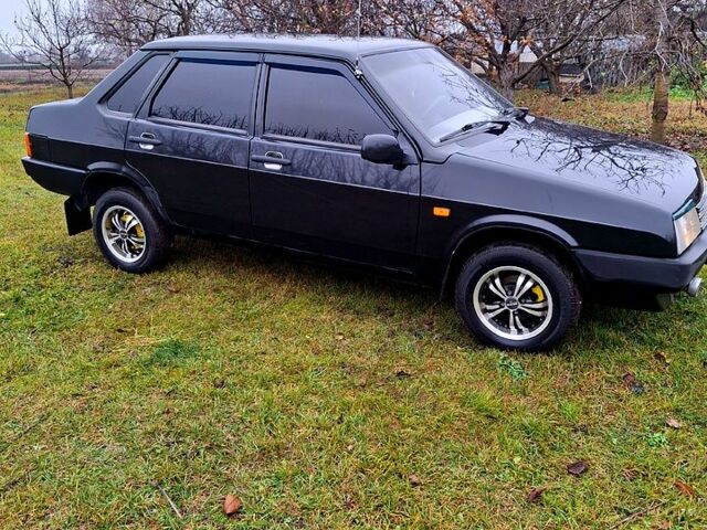 Чорний ВАЗ 21099, об'ємом двигуна 1.6 л та пробігом 115 тис. км за 2200 $, фото 3 на Automoto.ua