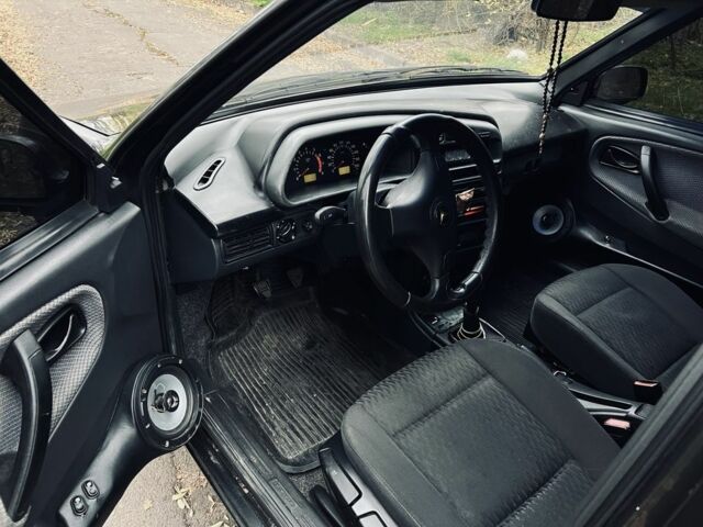 Черный ВАЗ 21099, объемом двигателя 1.6 л и пробегом 200 тыс. км за 2200 $, фото 12 на Automoto.ua