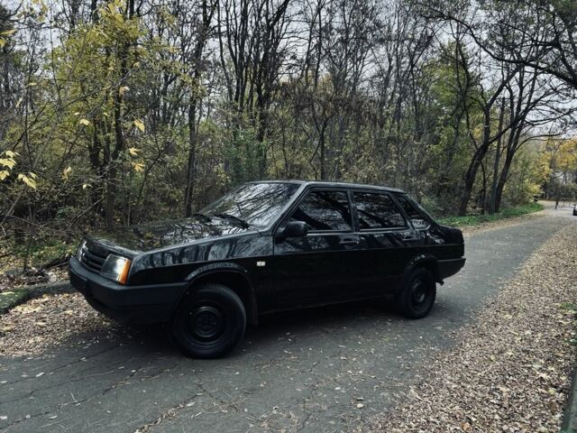 Черный ВАЗ 21099, объемом двигателя 1.6 л и пробегом 200 тыс. км за 2200 $, фото 4 на Automoto.ua