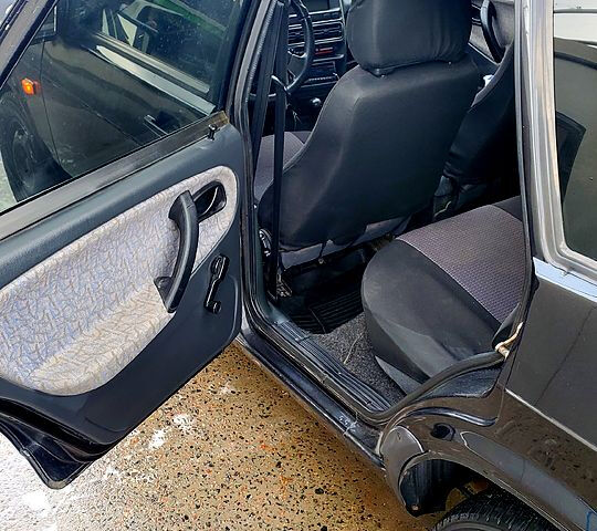 Черный ВАЗ 21099, объемом двигателя 1.6 л и пробегом 73 тыс. км за 3150 $, фото 4 на Automoto.ua