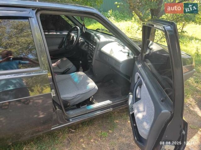 Чорний ВАЗ 21099, об'ємом двигуна 1.6 л та пробігом 142 тис. км за 1600 $, фото 5 на Automoto.ua