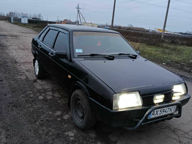 Черный ВАЗ 21099, объемом двигателя 1.6 л и пробегом 1 тыс. км за 1000 $, фото 2 на Automoto.ua