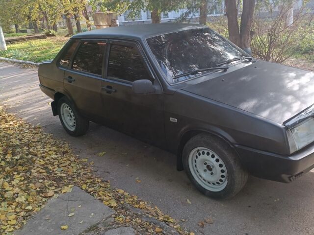 Черный ВАЗ 21099, объемом двигателя 1.6 л и пробегом 150 тыс. км за 1100 $, фото 4 на Automoto.ua