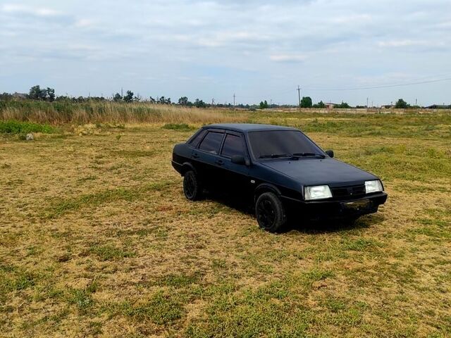 Чорний ВАЗ 21099, об'ємом двигуна 1.6 л та пробігом 150 тис. км за 2350 $, фото 4 на Automoto.ua