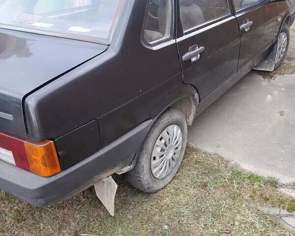 Чорний ВАЗ 21099, об'ємом двигуна 1.5 л та пробігом 200 тис. км за 2100 $, фото 1 на Automoto.ua