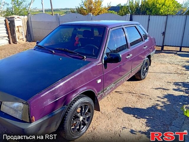 Фиолетовый ВАЗ 21099, объемом двигателя 1.5 л и пробегом 250 тыс. км за 1100 $, фото 1 на Automoto.ua