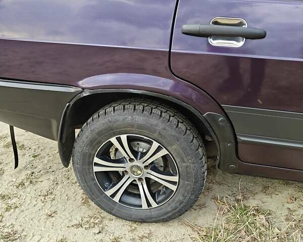 Фіолетовий ВАЗ 21099, об'ємом двигуна 1.5 л та пробігом 100 тис. км за 2000 $, фото 10 на Automoto.ua