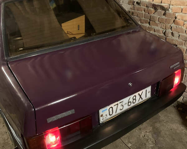 Фиолетовый ВАЗ 21099, объемом двигателя 1.5 л и пробегом 300 тыс. км за 800 $, фото 4 на Automoto.ua