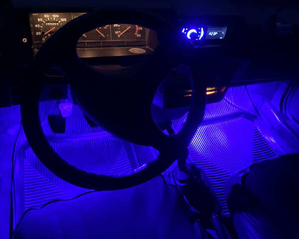 Фиолетовый ВАЗ 21099, объемом двигателя 1.5 л и пробегом 300 тыс. км за 800 $, фото 6 на Automoto.ua