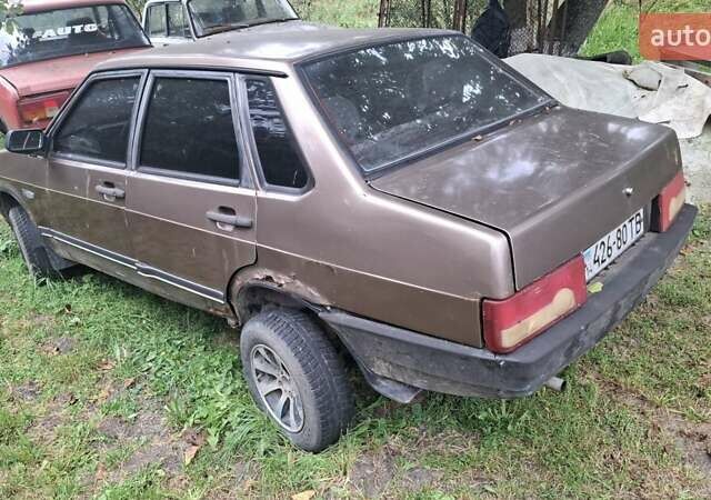 Коричневый ВАЗ 21099, объемом двигателя 1.5 л и пробегом 300 тыс. км за 450 $, фото 2 на Automoto.ua