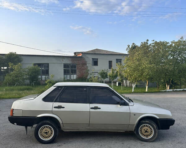 Коричневый ВАЗ 21099, объемом двигателя 1.5 л и пробегом 120 тыс. км за 950 $, фото 4 на Automoto.ua
