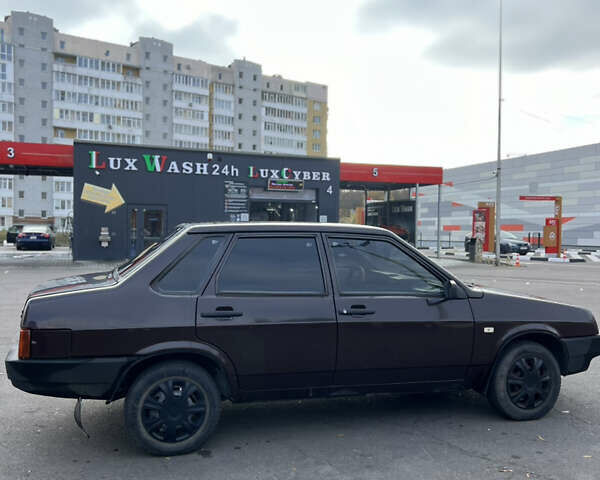 Коричневый ВАЗ 21099, объемом двигателя 1.5 л и пробегом 215 тыс. км за 1500 $, фото 2 на Automoto.ua