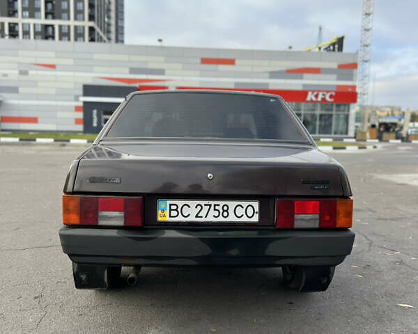 Коричневый ВАЗ 21099, объемом двигателя 1.5 л и пробегом 215 тыс. км за 1500 $, фото 3 на Automoto.ua