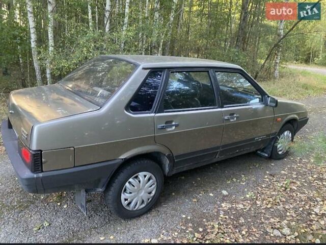 Коричневый ВАЗ 21099, объемом двигателя 1.5 л и пробегом 200 тыс. км за 1300 $, фото 1 на Automoto.ua