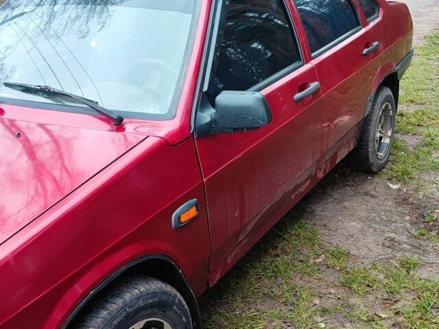 Красный ВАЗ 21099, объемом двигателя 1.5 л и пробегом 976 тыс. км за 1200 $, фото 2 на Automoto.ua