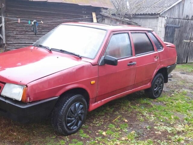 Красный ВАЗ 21099, объемом двигателя 1 л и пробегом 670 тыс. км за 477 $, фото 2 на Automoto.ua