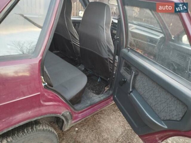 Красный ВАЗ 21099, объемом двигателя 1.5 л и пробегом 228 тыс. км за 1800 $, фото 1 на Automoto.ua