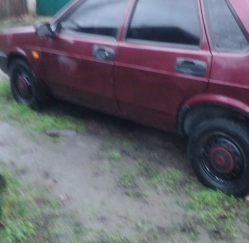 Красный ВАЗ 21099, объемом двигателя 1.6 л и пробегом 63 тыс. км за 1000 $, фото 2 на Automoto.ua