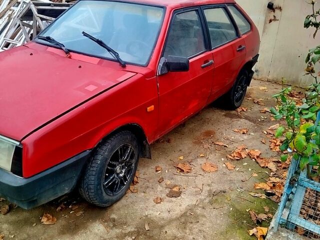 Красный ВАЗ 21099, объемом двигателя 1.6 л и пробегом 0 тыс. км за 1100 $, фото 2 на Automoto.ua