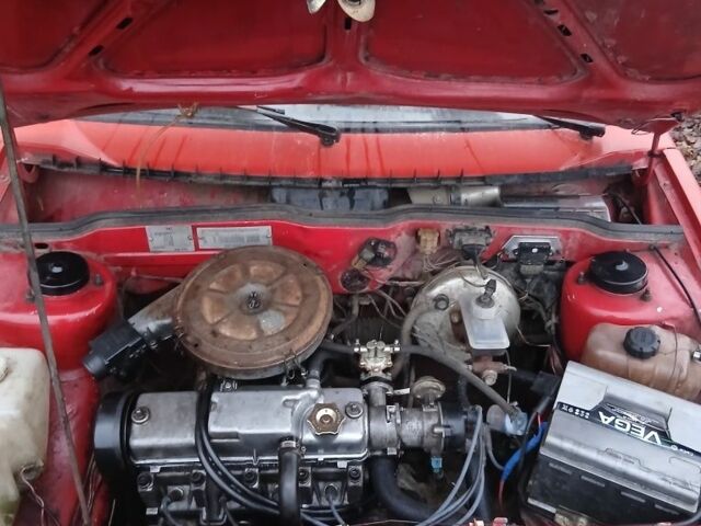 Красный ВАЗ 21099, объемом двигателя 1.5 л и пробегом 43 тыс. км за 950 $, фото 5 на Automoto.ua